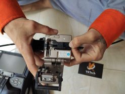 Bước 10: Cắt sợi quang bằng dao cắt