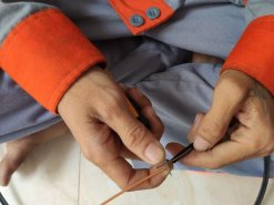 Cắt vỏ trong sợi cáp quang